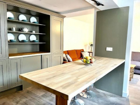 Beatrix Townhouse, games & bar for 6-8